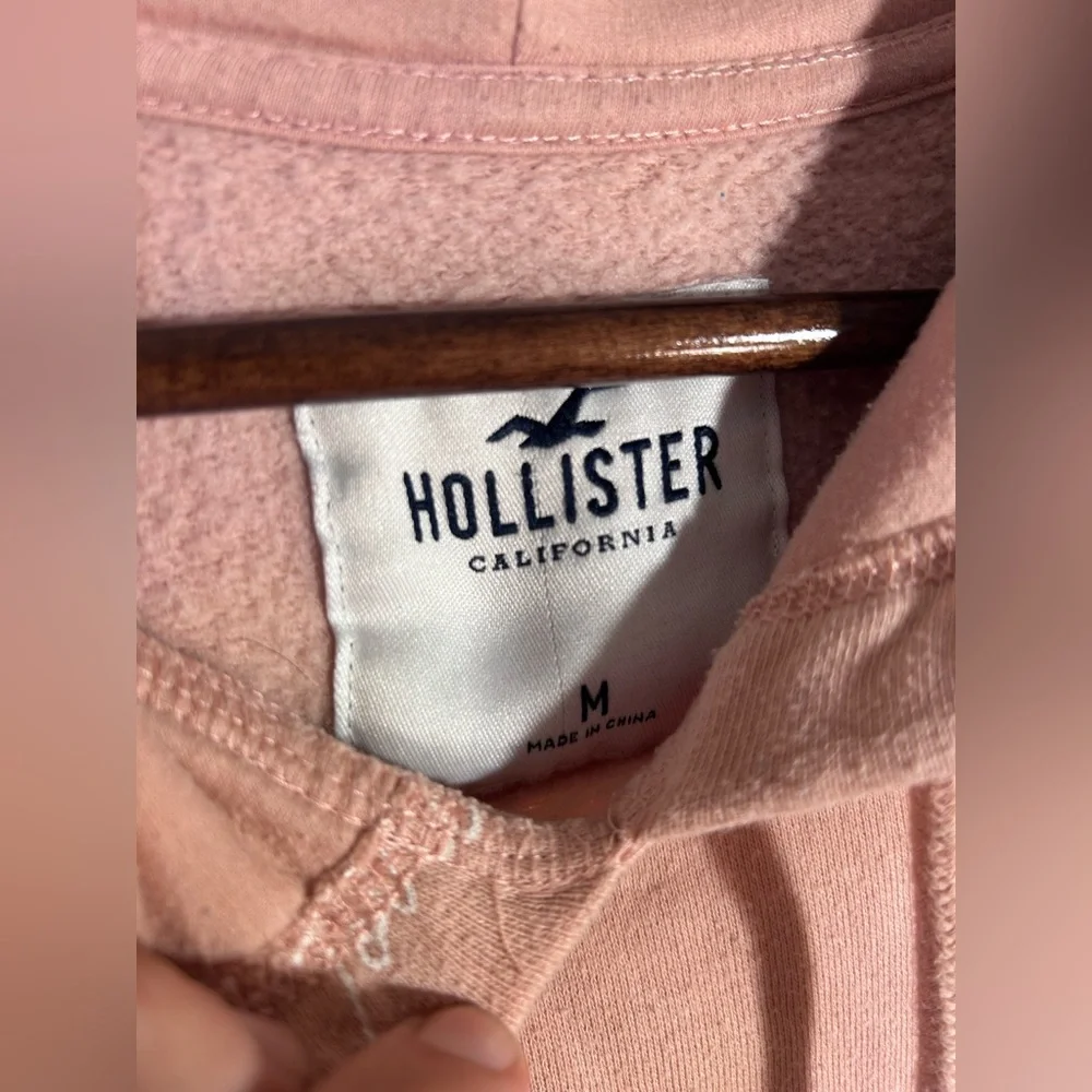 Hollister x Charlie D’Amelio Hooded Sweatshirt - Picture 3 of 4